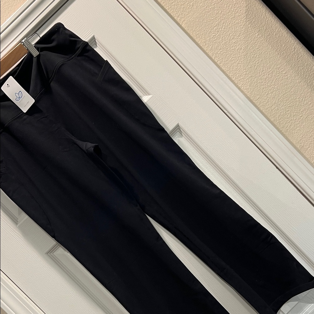Elegant Black Women's flared Leggings - Picture 7 of 11